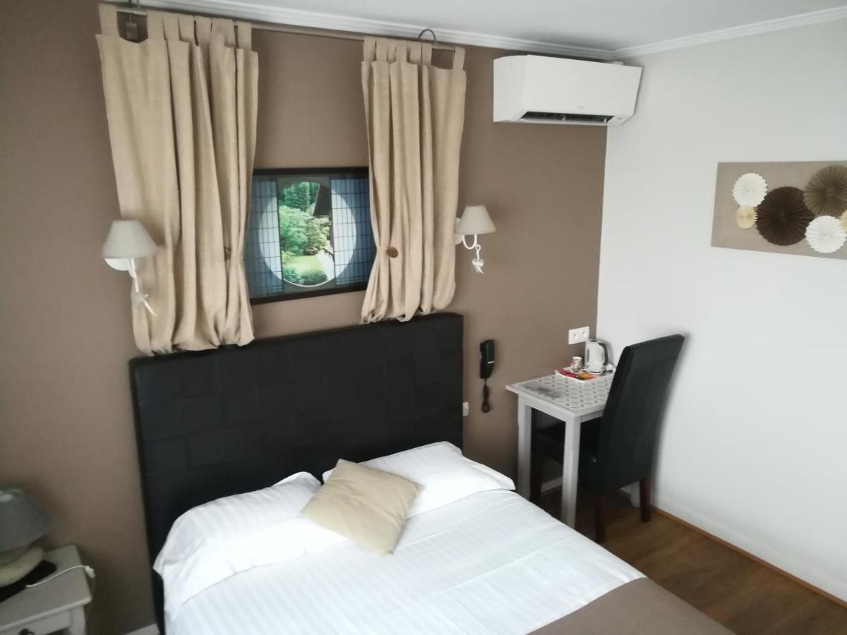 Contact Hotel Du Relais Thouars Esterno foto