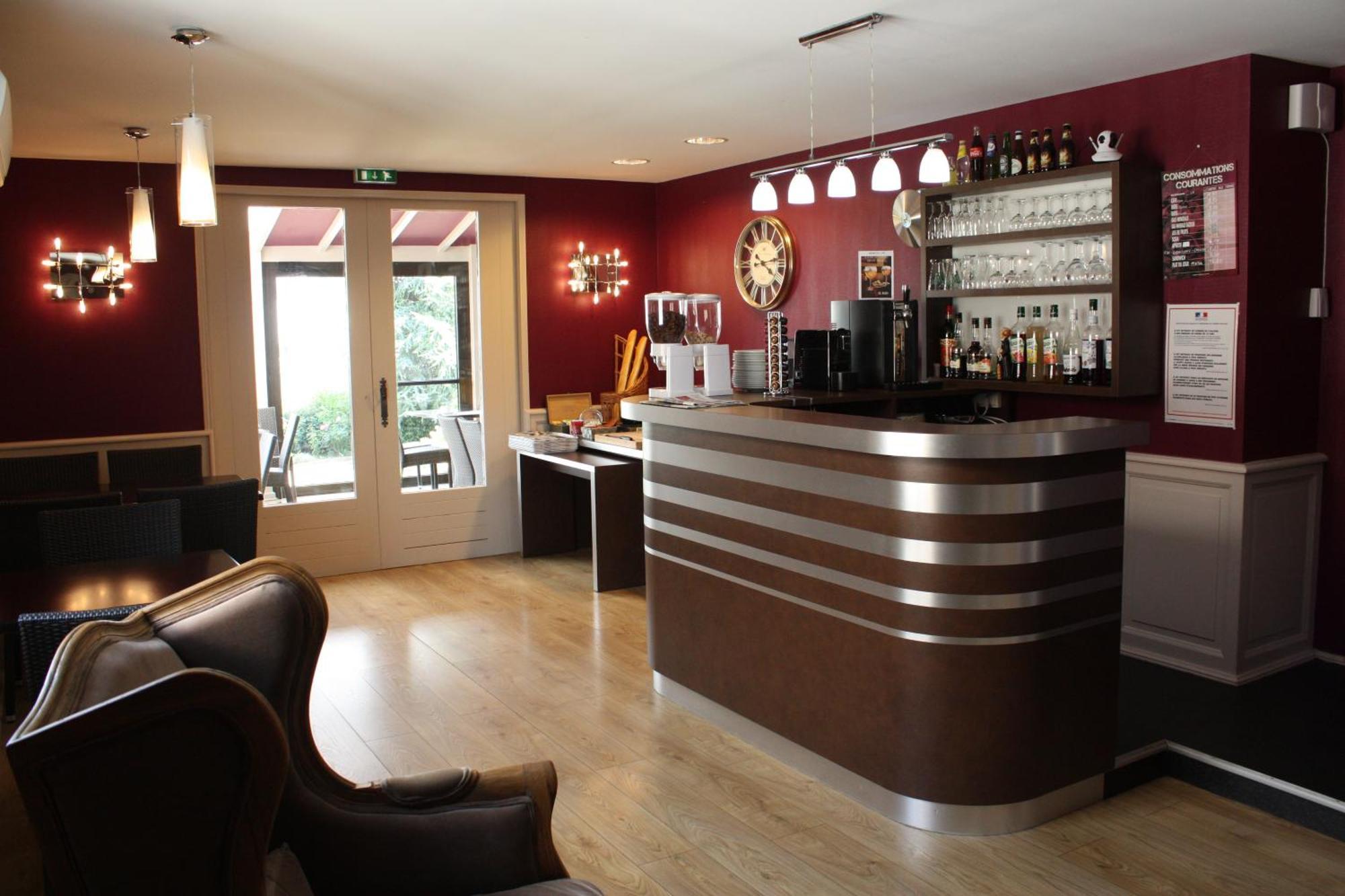 Contact Hotel Du Relais Thouars Esterno foto