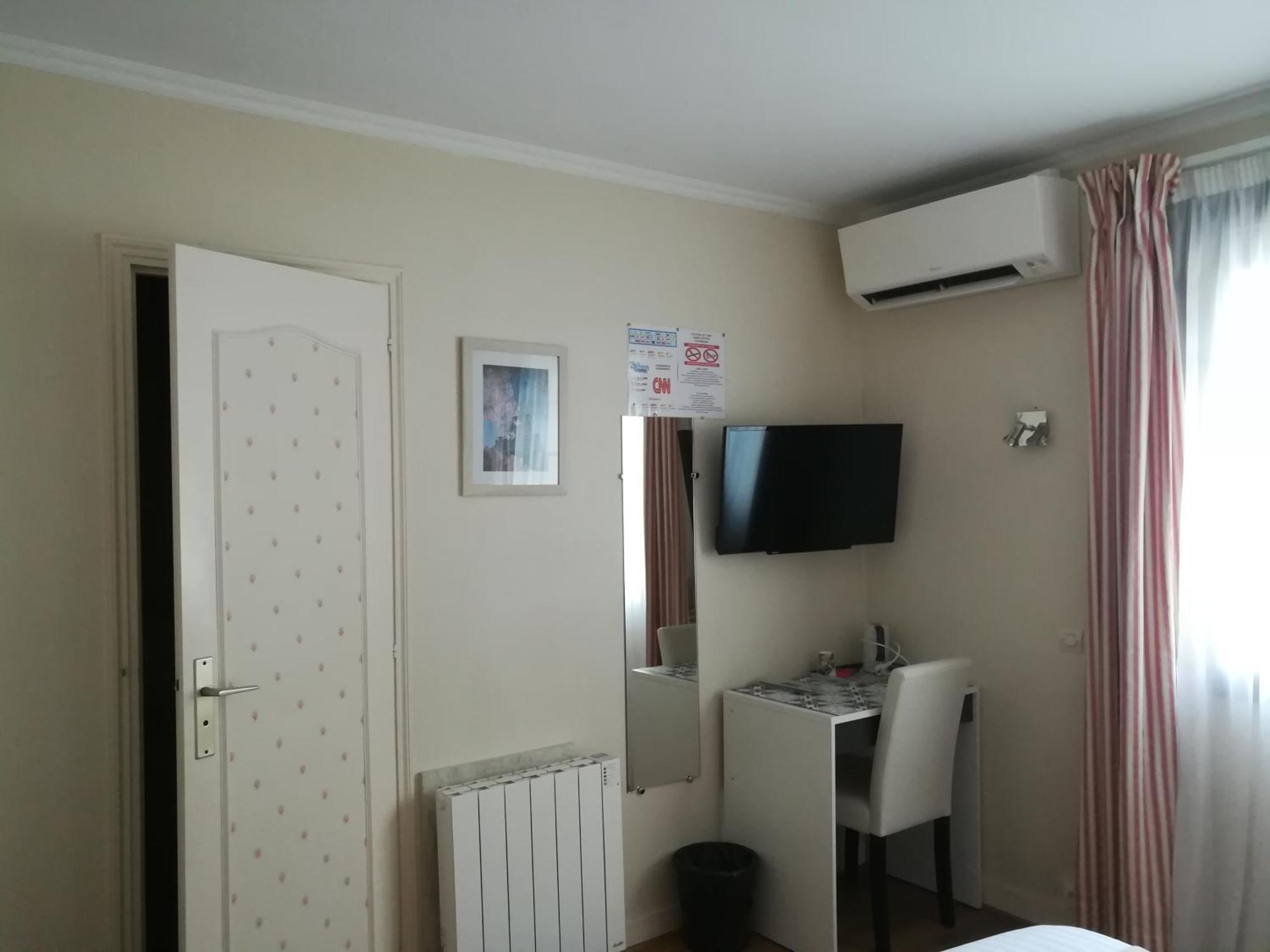 Contact Hotel Du Relais Thouars Camera foto