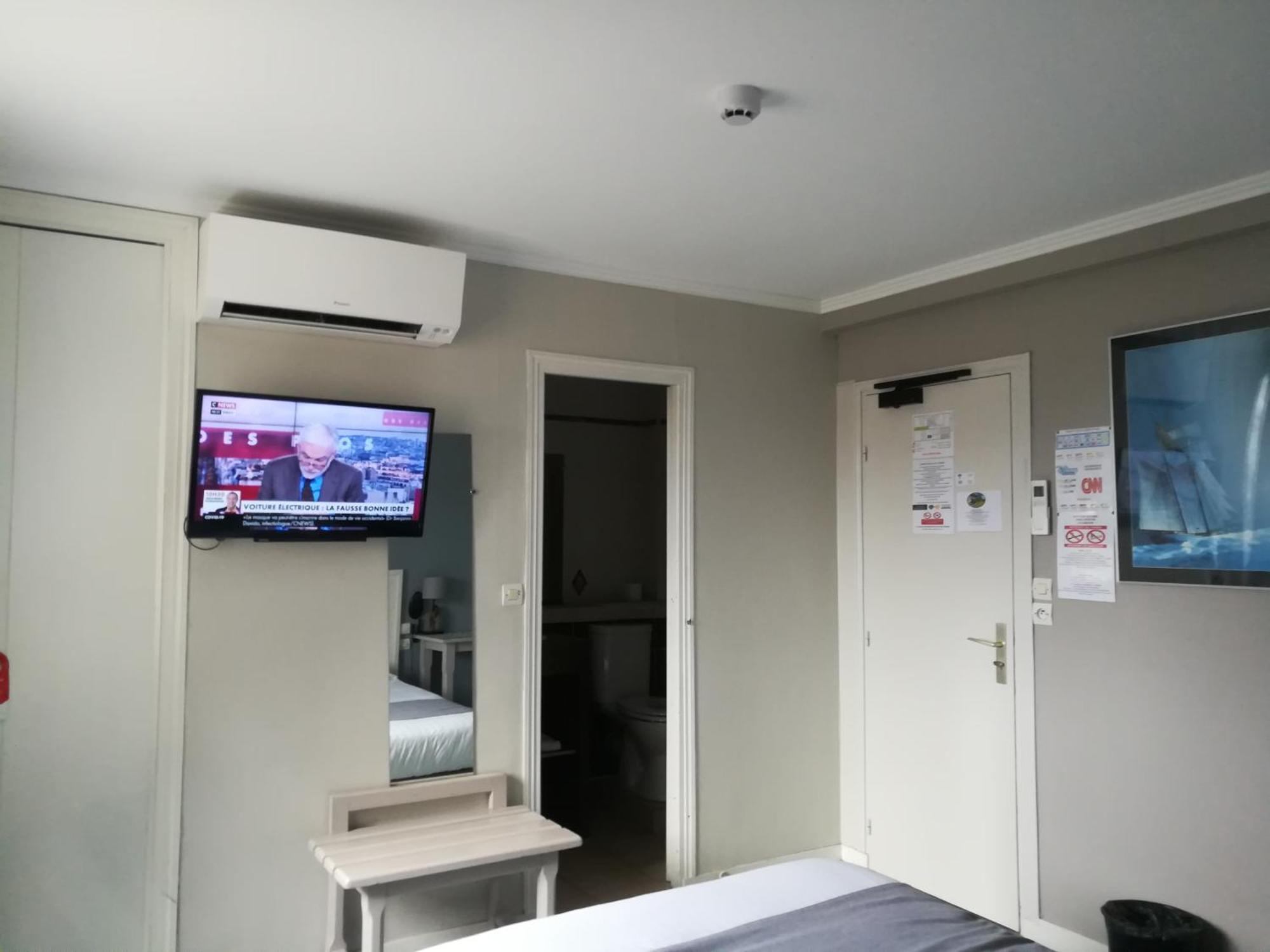 Contact Hotel Du Relais Thouars Camera foto