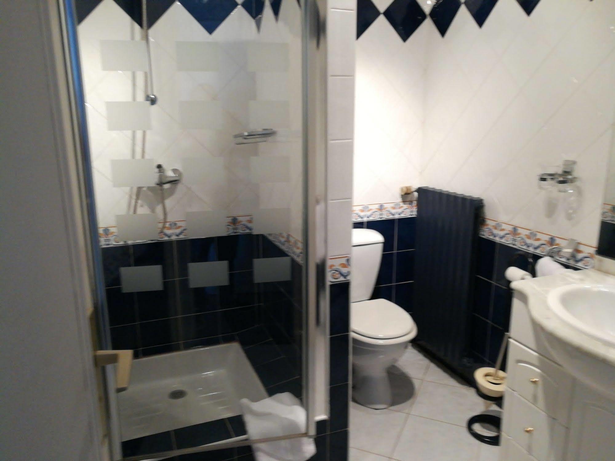 Contact Hotel Du Relais Thouars Esterno foto