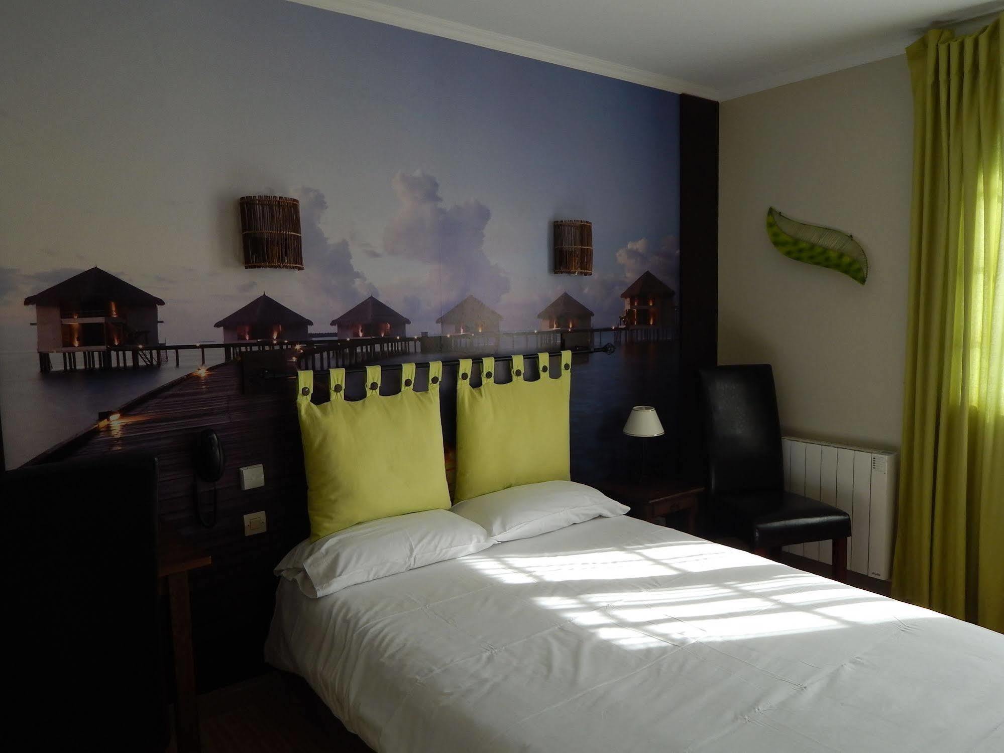 Contact Hotel Du Relais Thouars Esterno foto