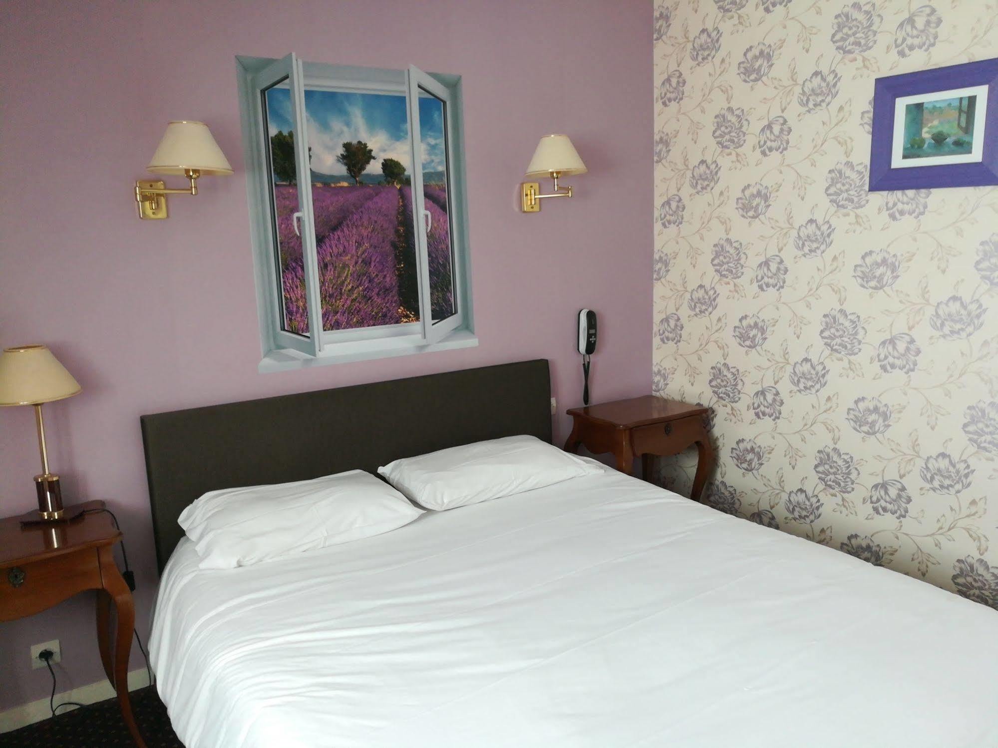 Contact Hotel Du Relais Thouars Esterno foto