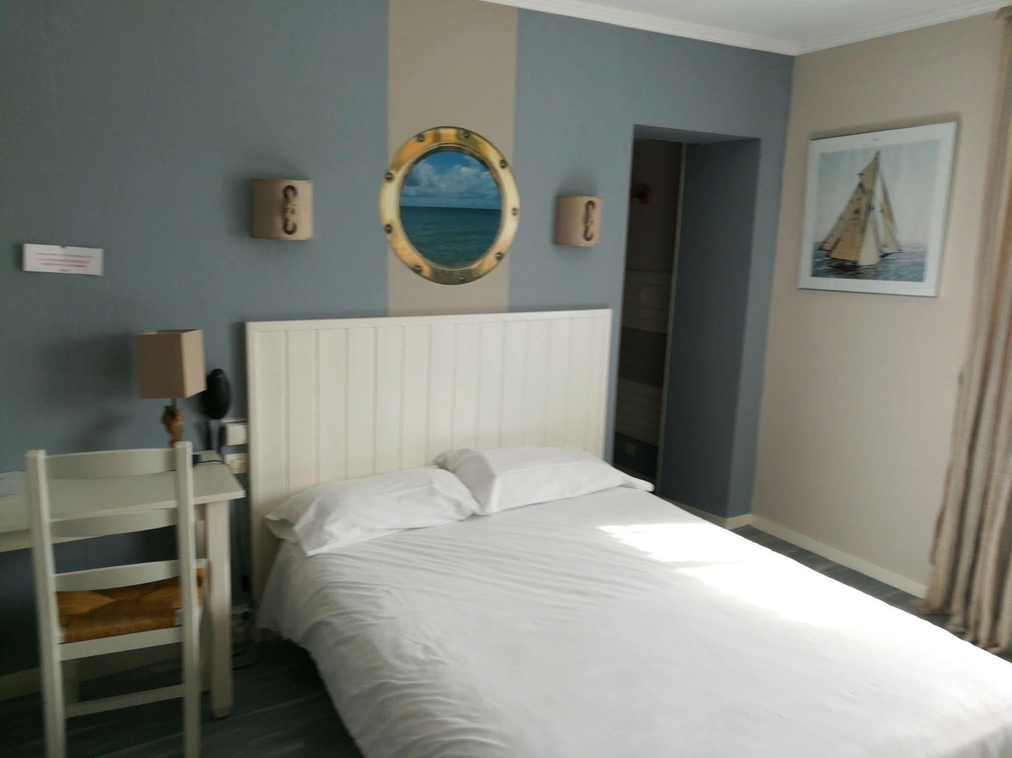 Contact Hotel Du Relais Thouars Esterno foto