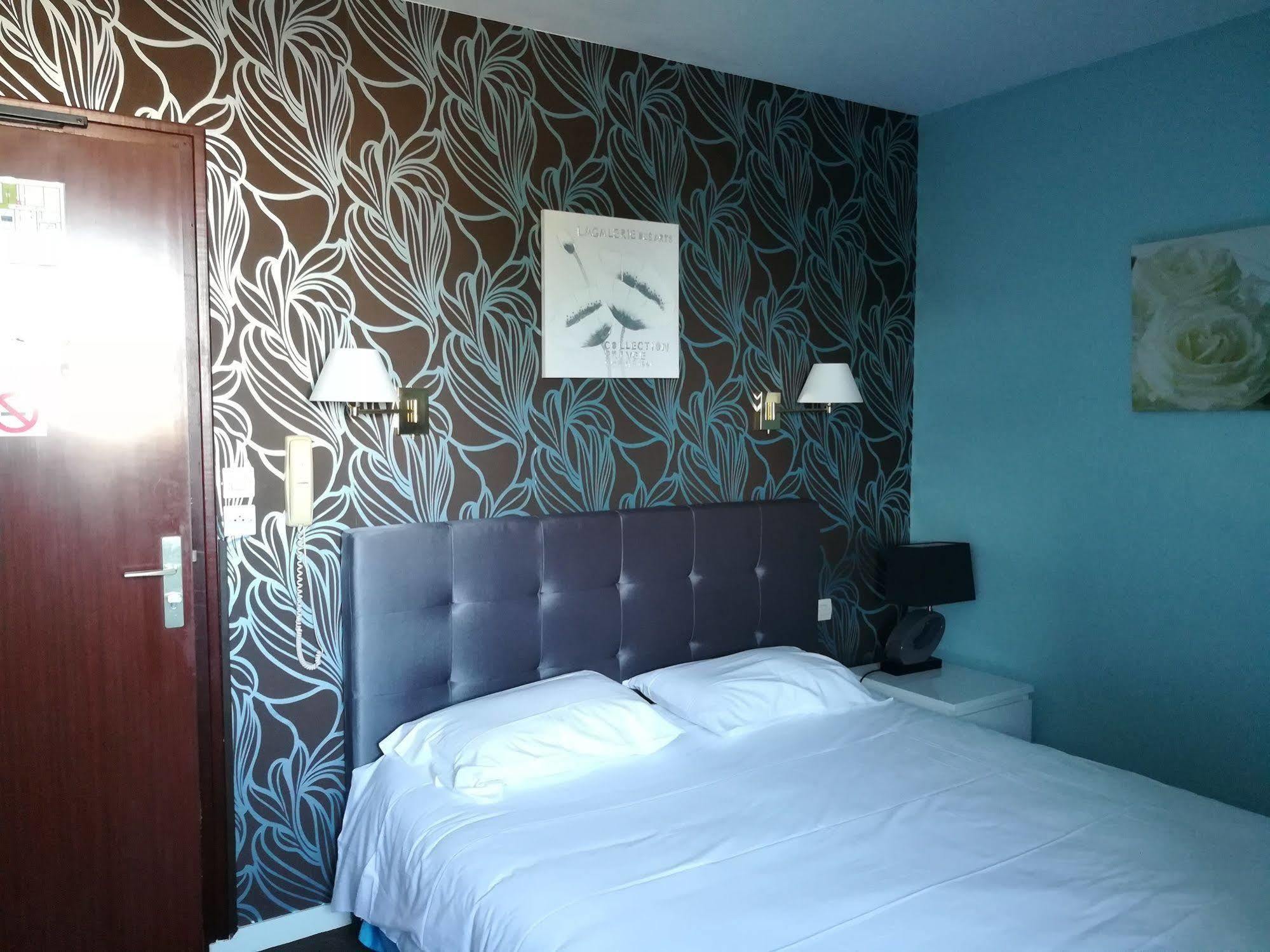 Contact Hotel Du Relais Thouars Esterno foto