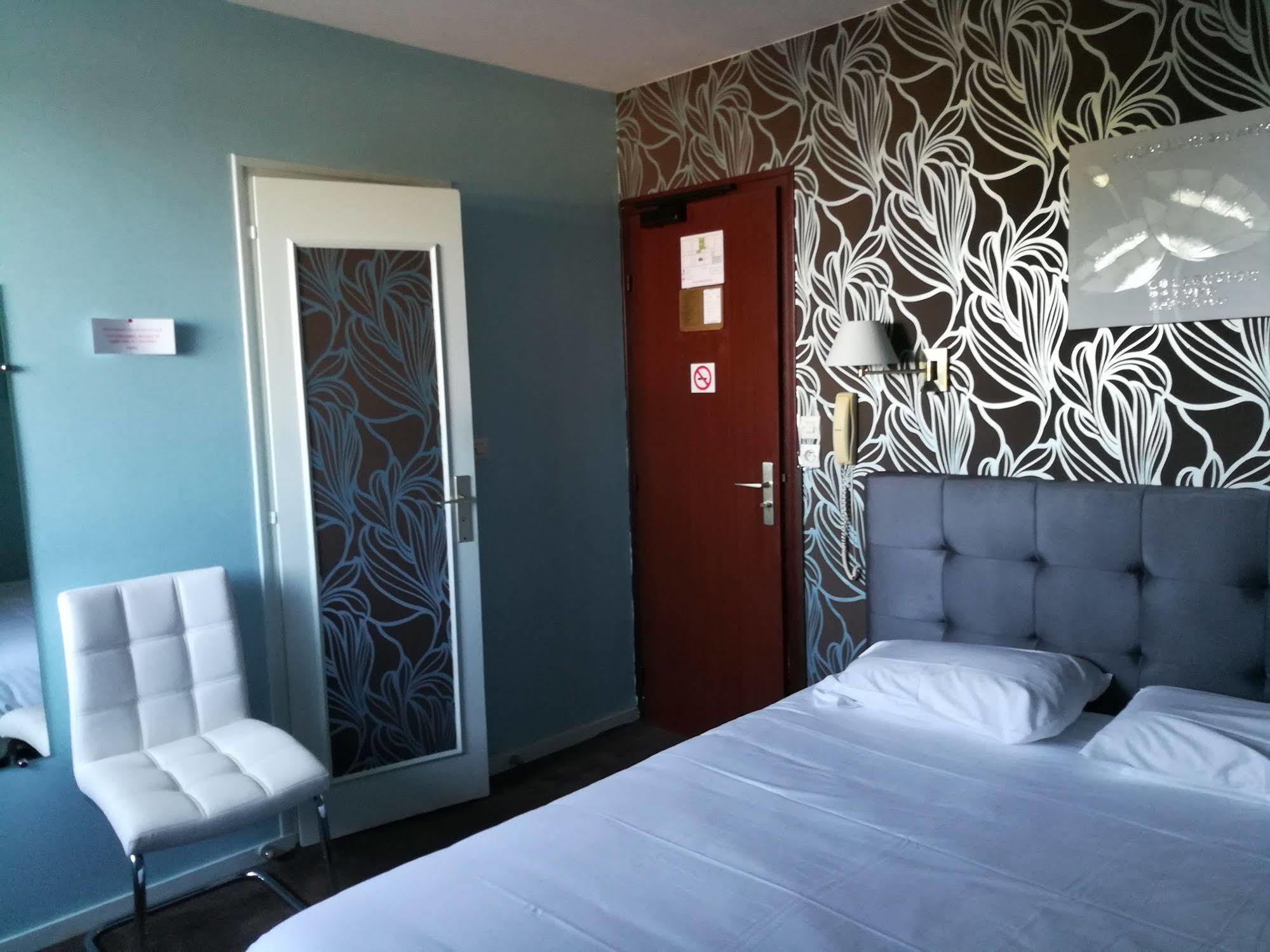 Contact Hotel Du Relais Thouars Esterno foto